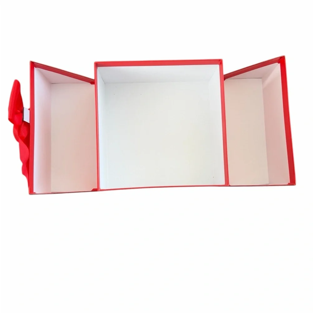 Red‎ Elegant Fancy Gift Box with Bow